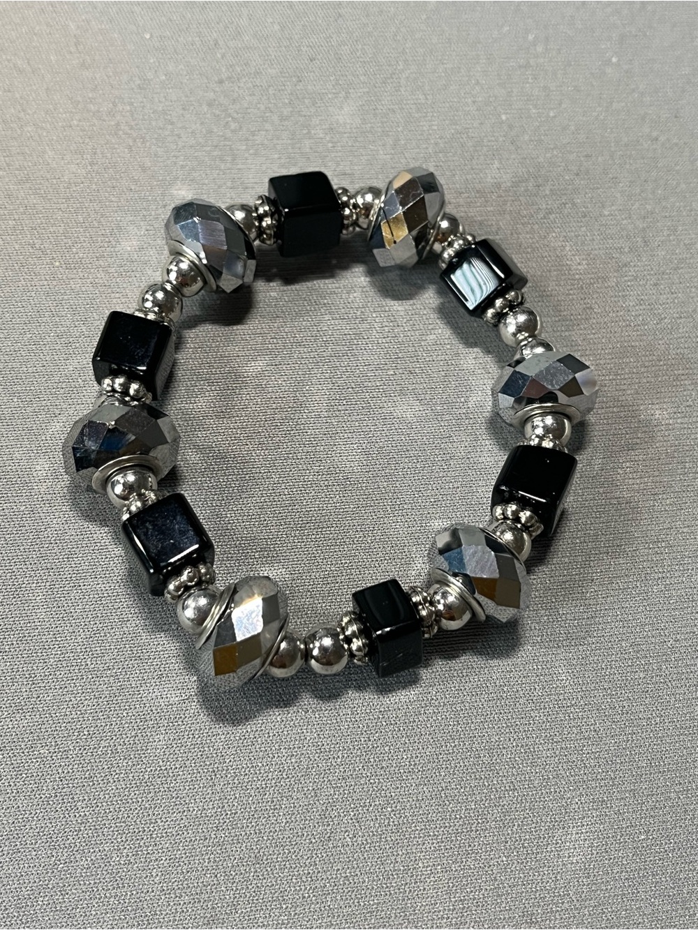 NWOT gorgeous sparkly black & silver tone bracelet. fits my 7” wrist comfortably